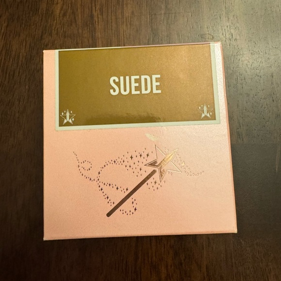 Jeffree Star Cosmetics- Suede Setting Powder - Picture 2 of 5